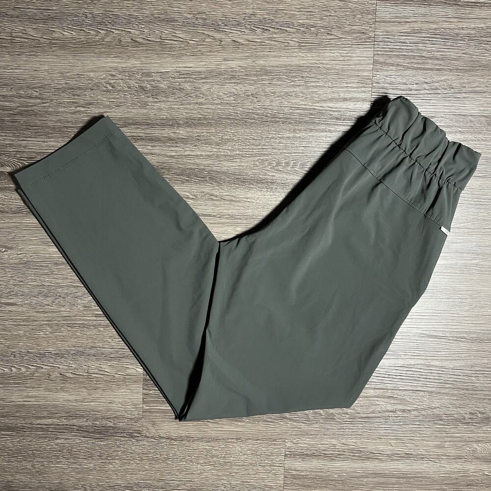 Vuori Miles Ankle Pant Women's XS Oregano Green Stretch Cropped VW404 EUC